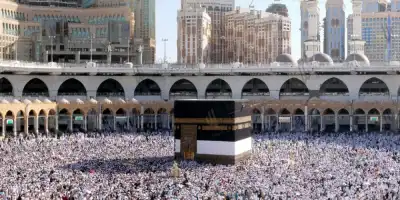 Experience a Spiritual Journey with a 15 Days Umrah Package from India