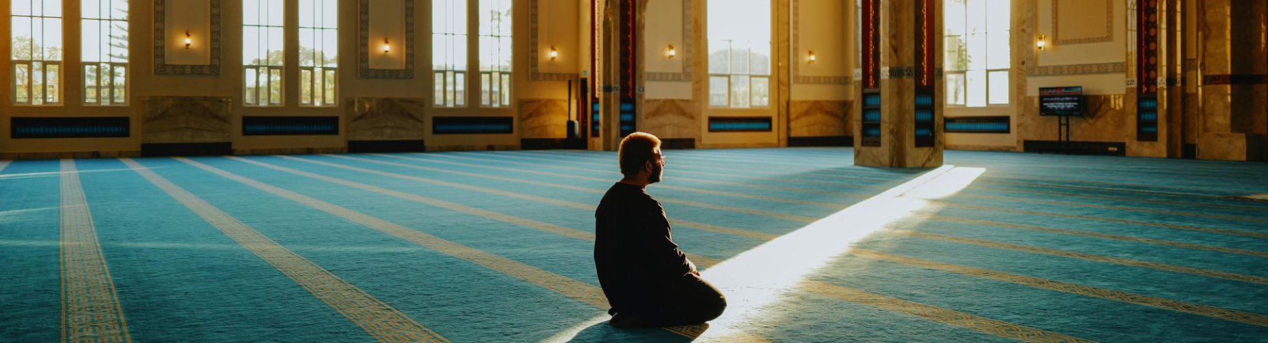 Managing Your Fast While Traveling for Umrah