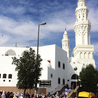 madinah ziyarat of masjid qiblatayn